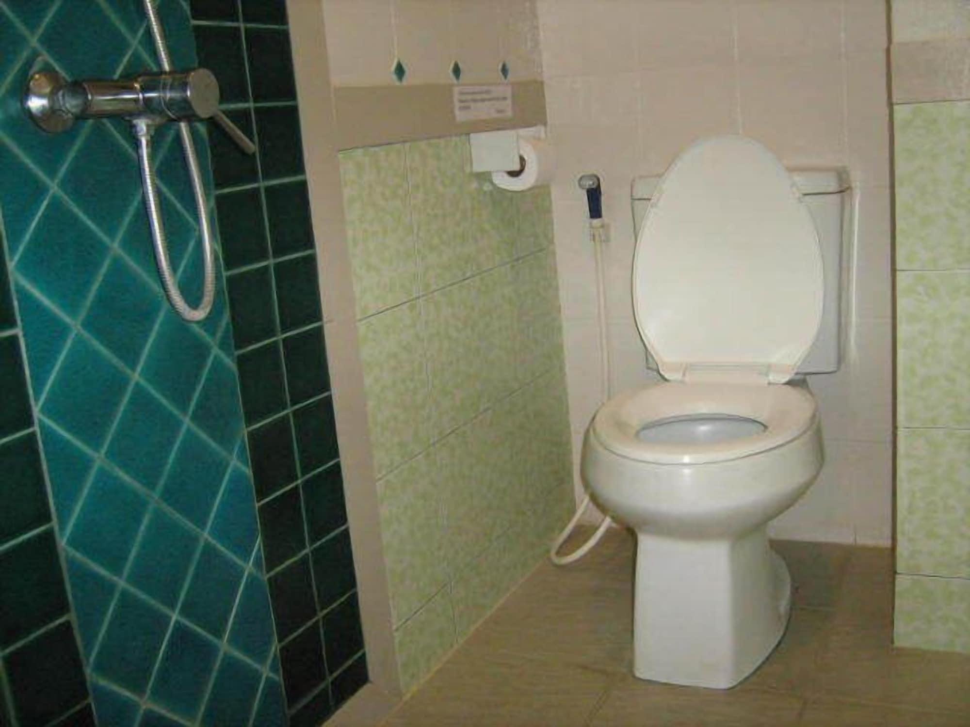 Lamoon & Casa de hóspedes 2*